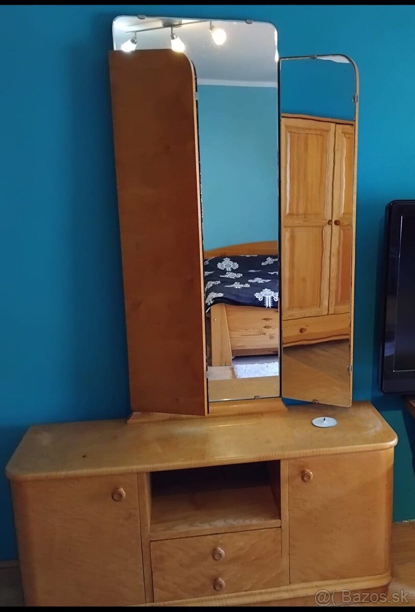 Starožitný nábytok, v dobrom stave
