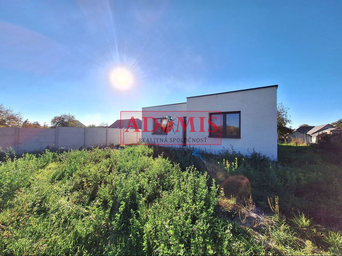 Predáme bungalov Veľká Ida 160m2 + teraska 30m2, 943m2 pozem