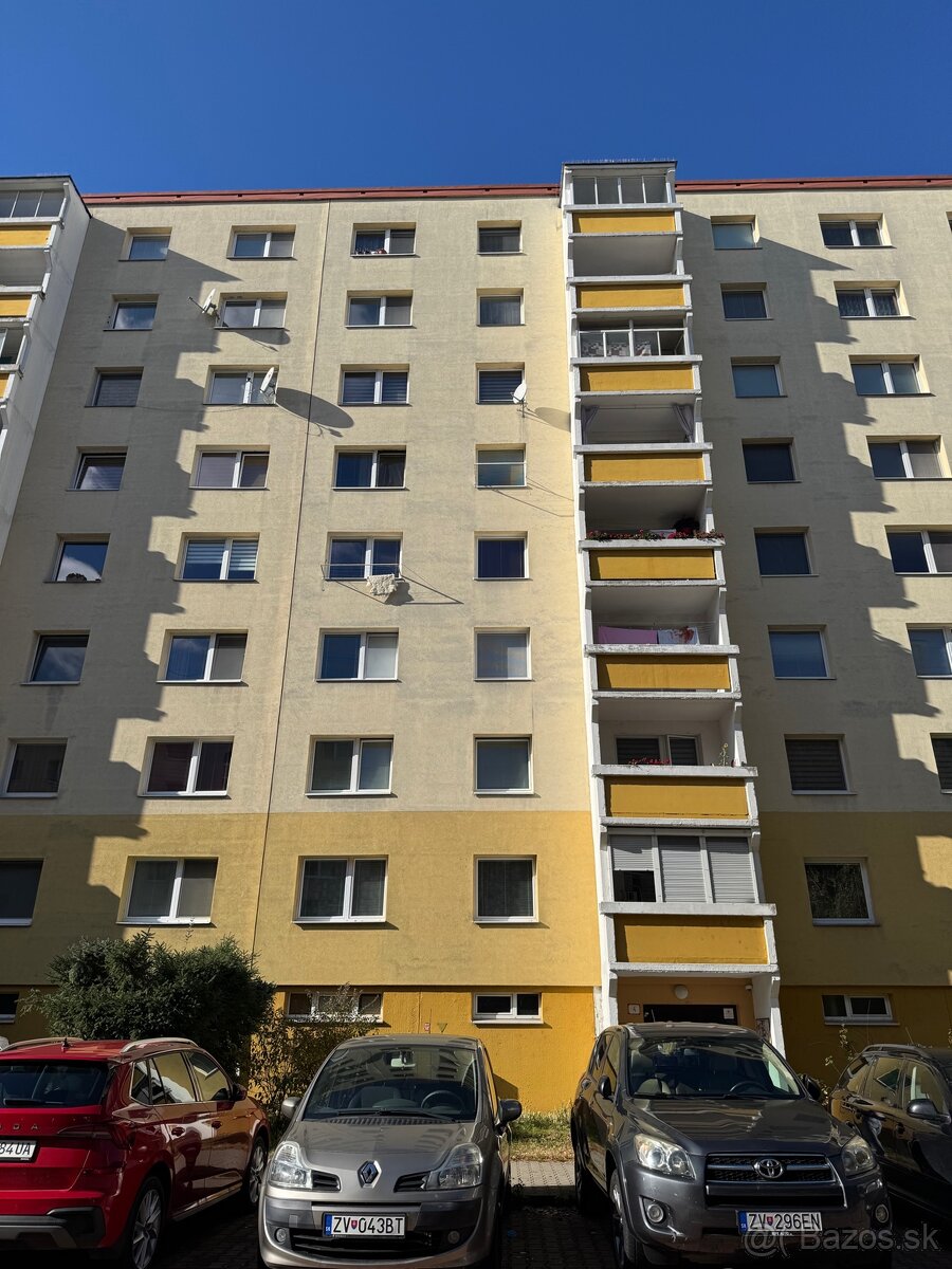 Súkromná inz. PREDÁM PEKNÝ 3i BYT ZVOLEN