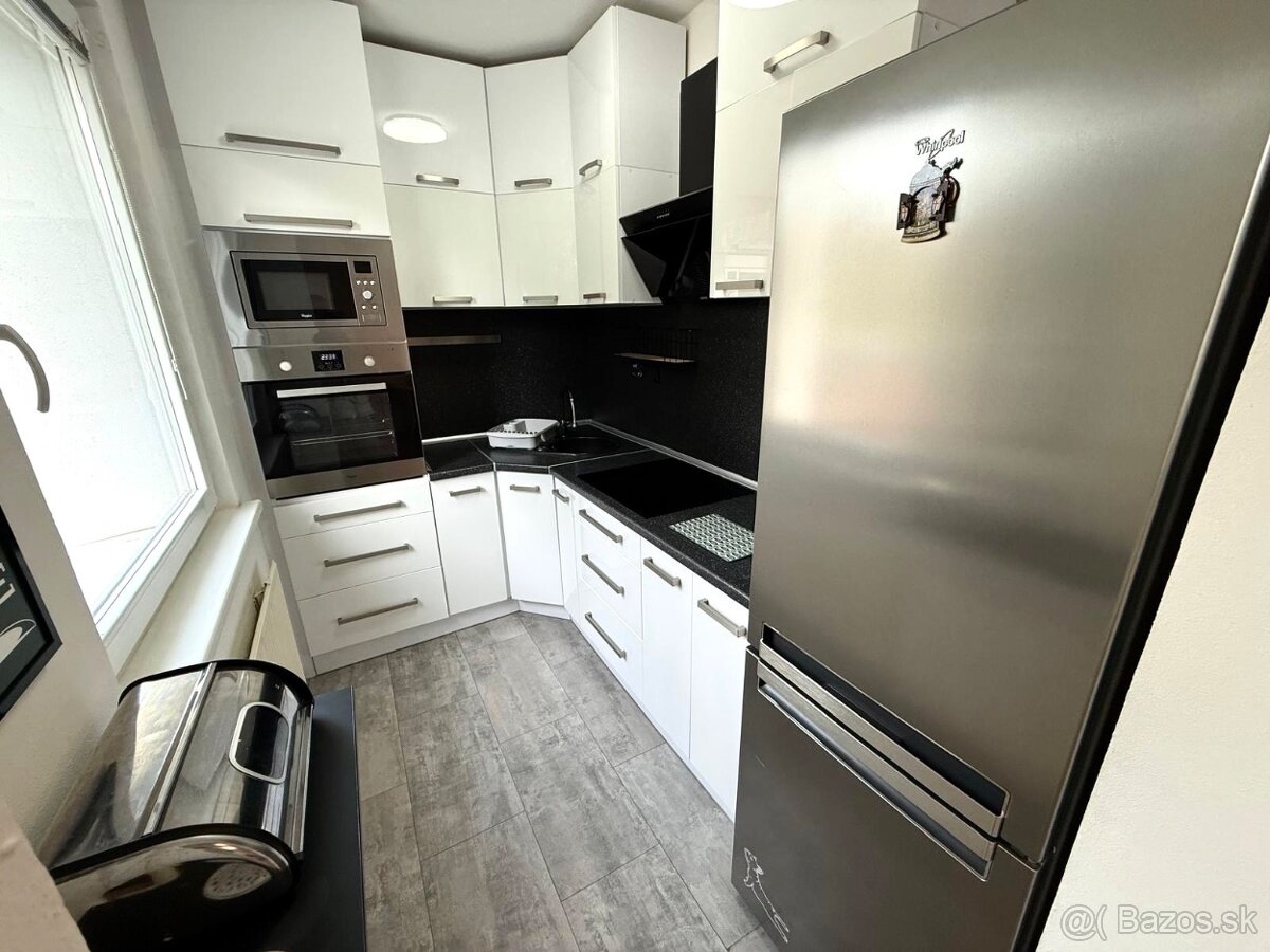 PRENÁJOM: MODERNE ZREKONŠTRUOVANÝ 2-IZBOVÝ BYT NA ROZKVETE