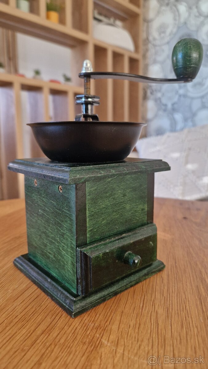Dekoratívny mlynček na kávu