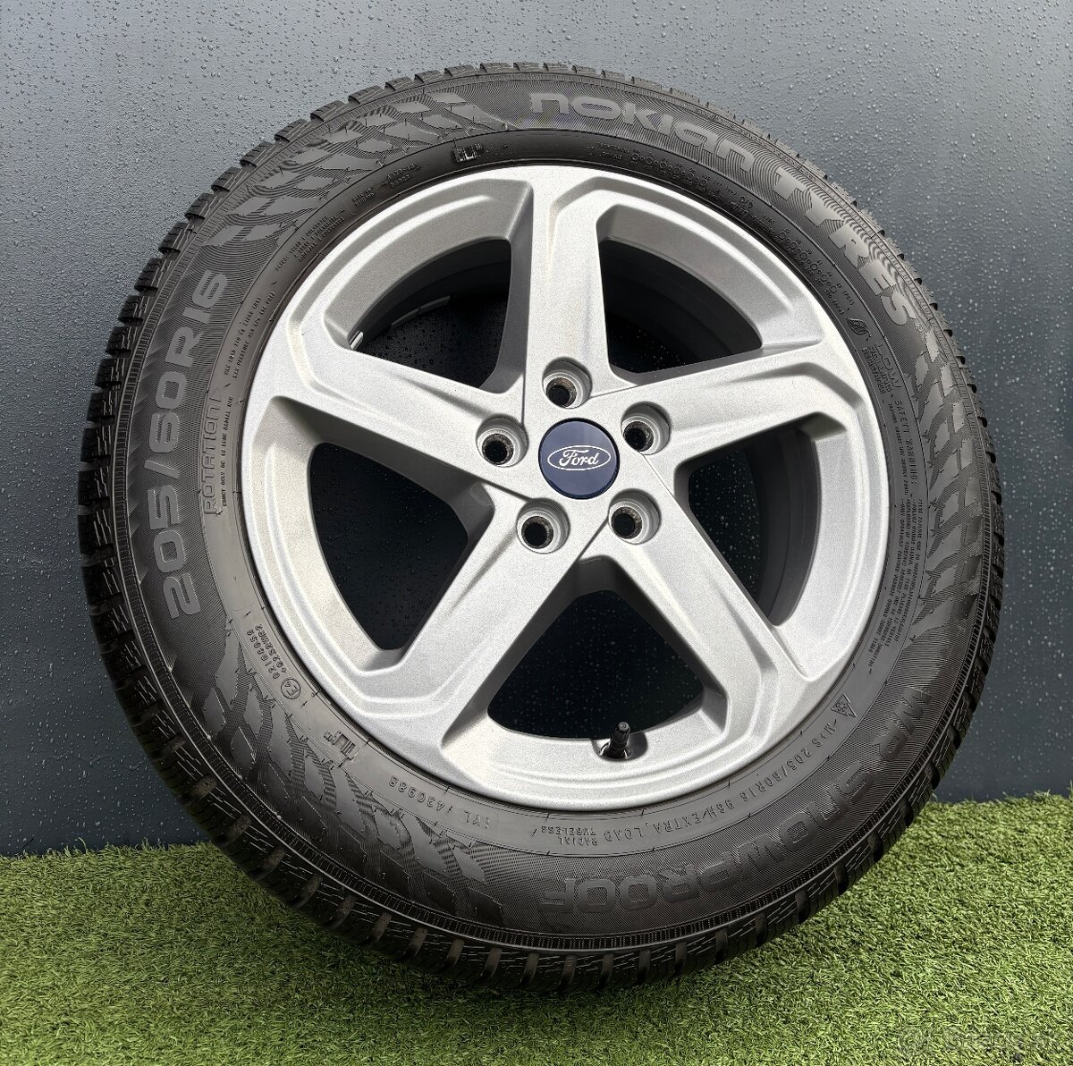 Originální Alu kola Ford Focus 205/60/16 TOP zimni vzorek