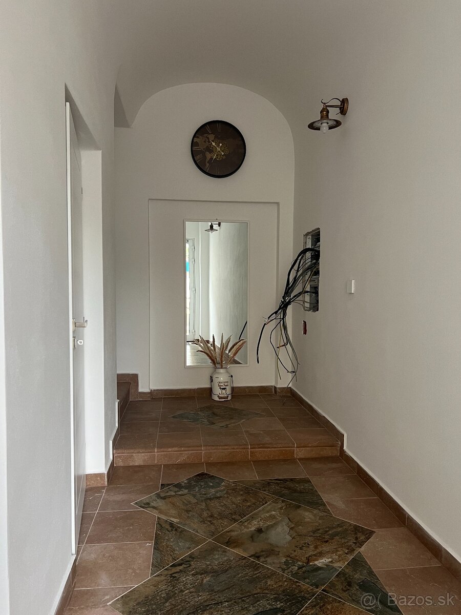 Kancelária 10m2 - 200€