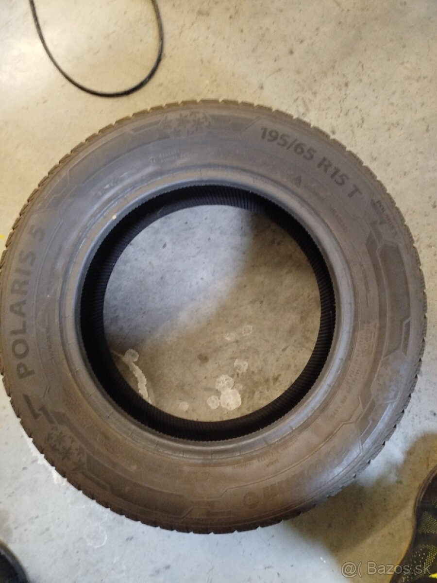 Predám 2ks zimnych pneu 195/65 R15T