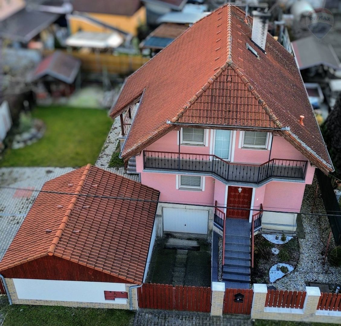 REZERVOVANÉ- Predaj domu (4 izby) 290m2 , Dunajská Streda