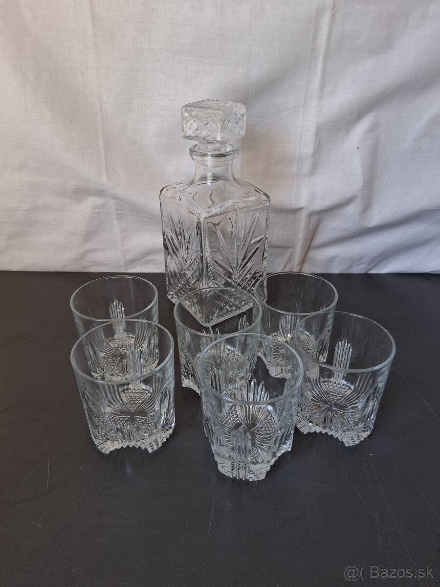 Pohare a karafa na whisky