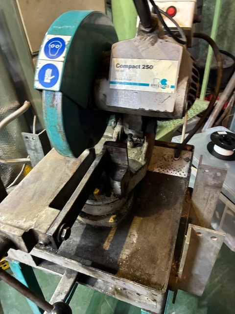 Kotúčová píla na kov Compact 250