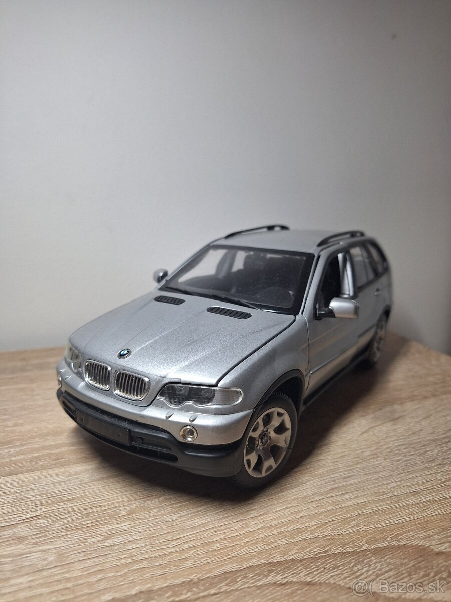 BMW X5 1:18 Welly