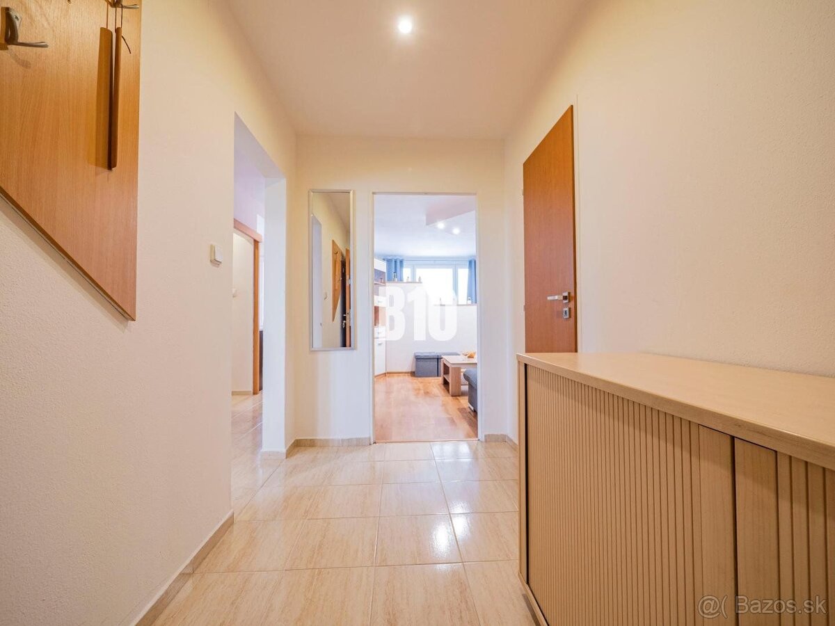 Štýlový 2,5 izbový byt s balkónom a výhľadom na Zobor