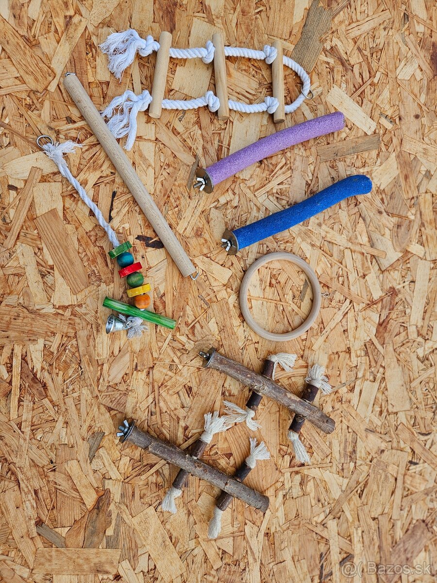 Potreby pre papagája výbava, hračky do klietky, bidlo