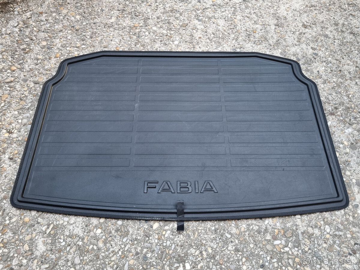 Gumová vanička do kufra Škoda Fabia 4 hatchback