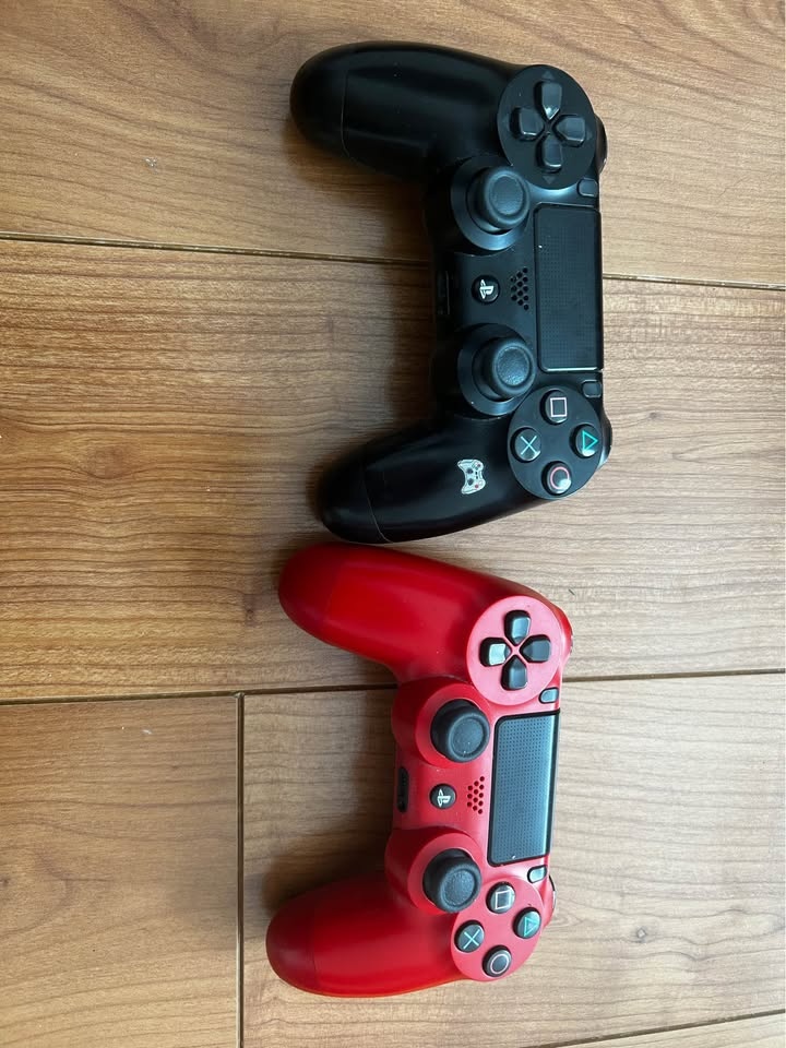 PlayStation 4 Slim s volantom Logitech G29 a 2x ovládač