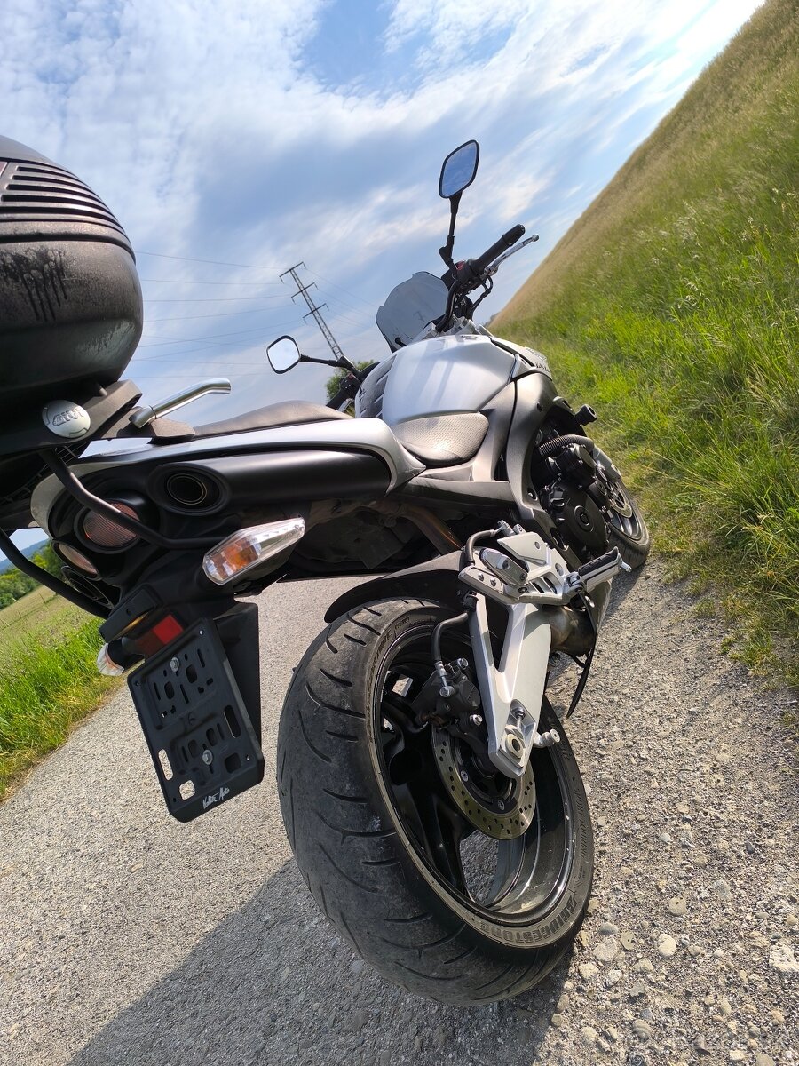 Suzuki gsr 600