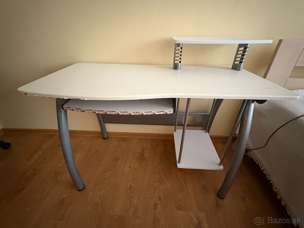 Stolík pracovný
