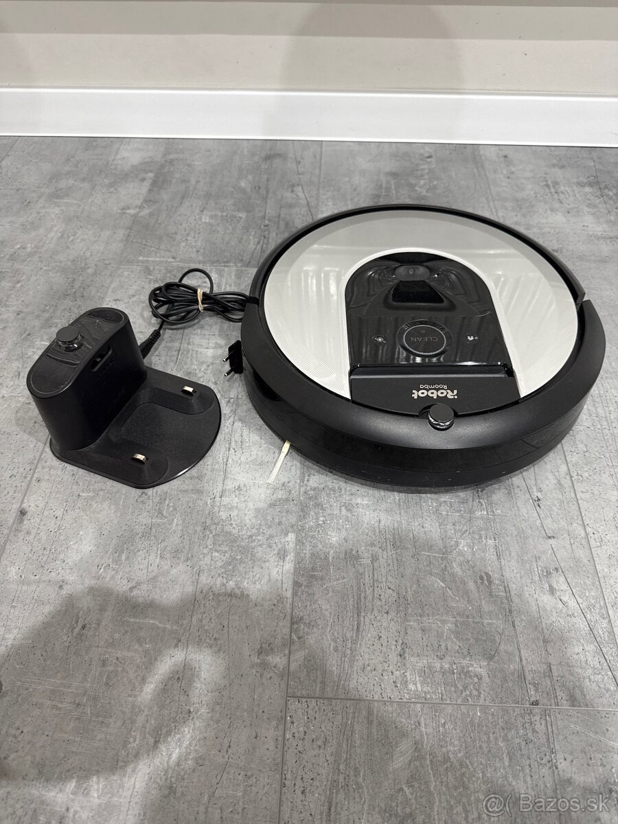 iRobot Roomba i7 Light Grey