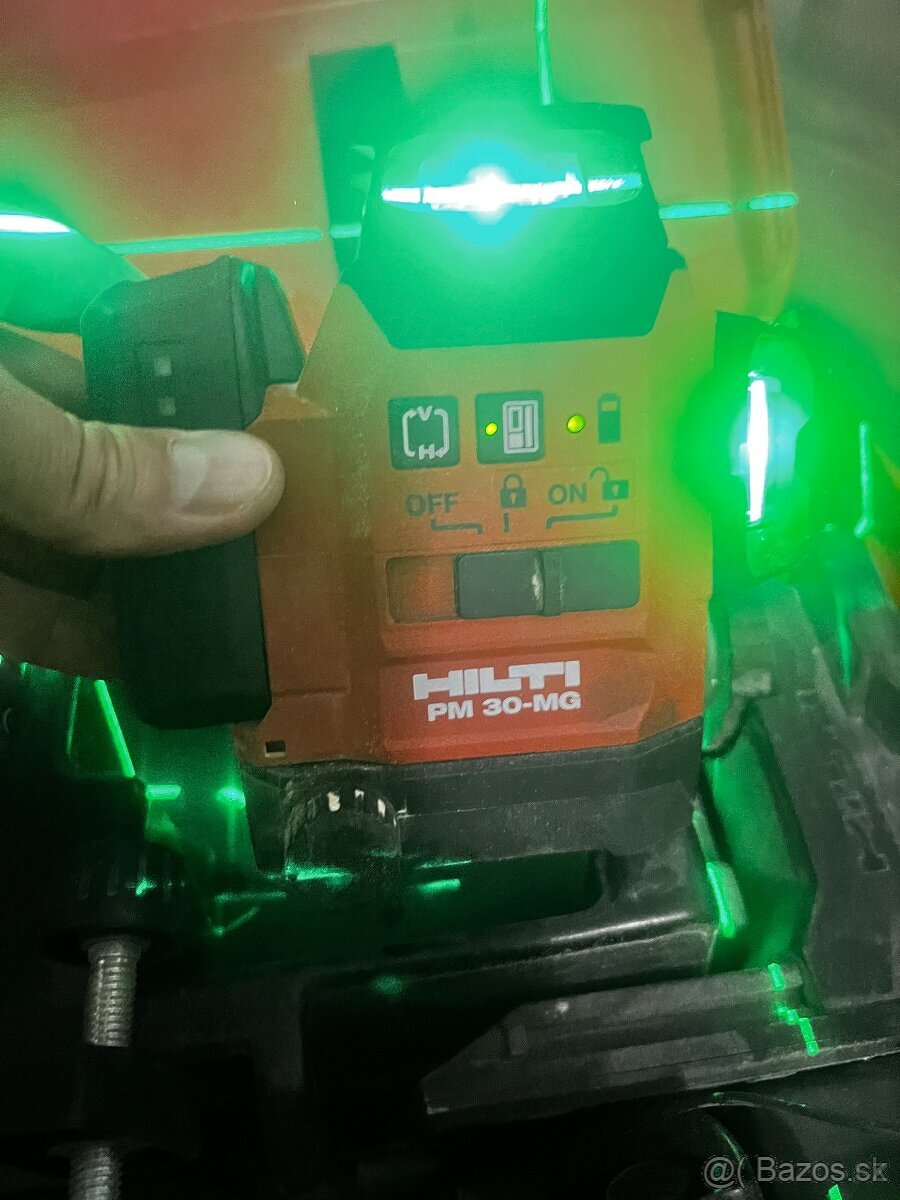 multiliniový laser Hilti pm 30 mg plný komplet
