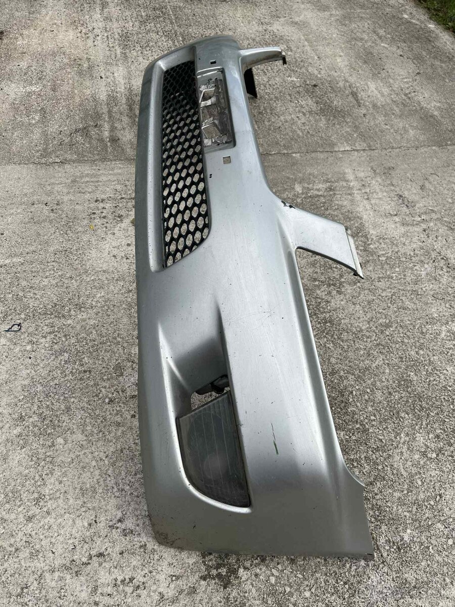 Lexus is200 predný nárazník plus hmlovky