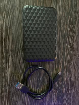 Predám externý 2,5-palcový pevný disk 320GB