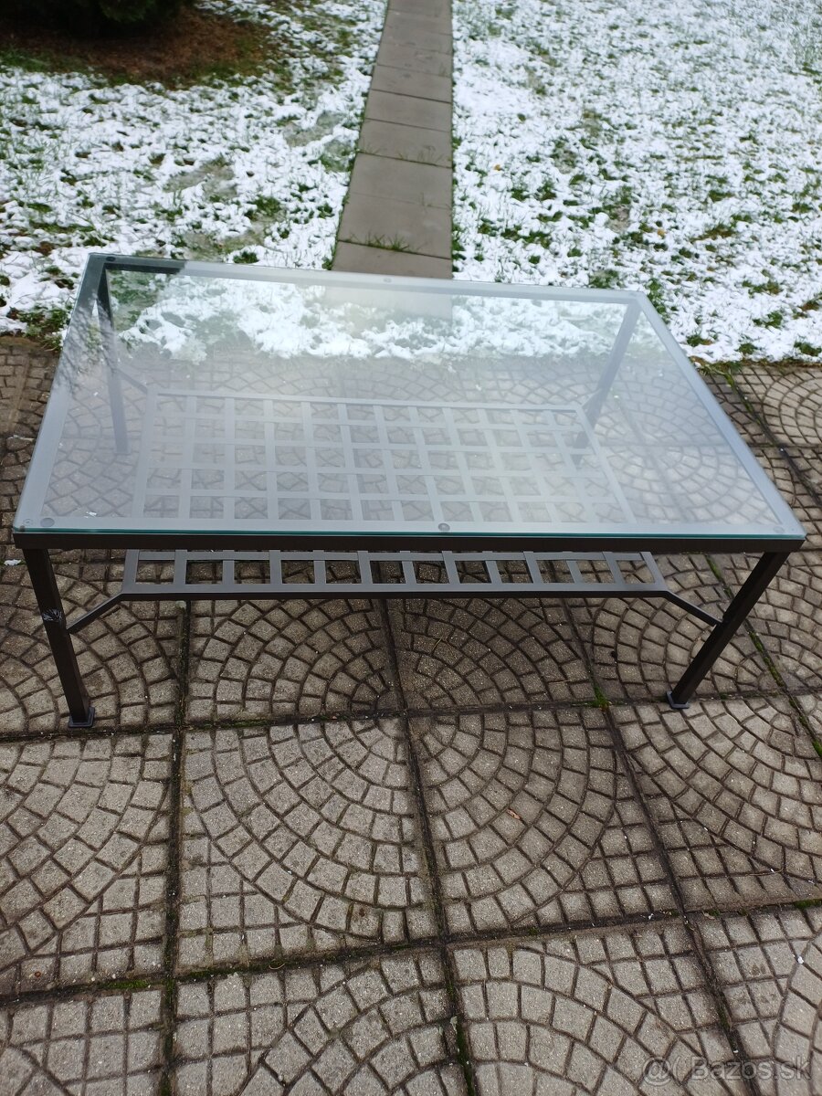 Konferenčný stolík