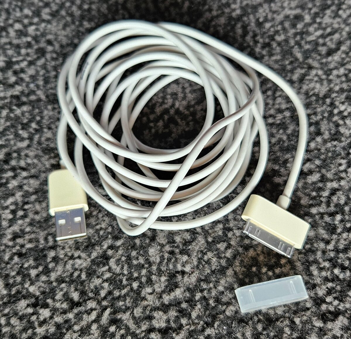Apple 30-pin USB kábel 3 m pre iPhone až 4S, iPad až 3, iPod