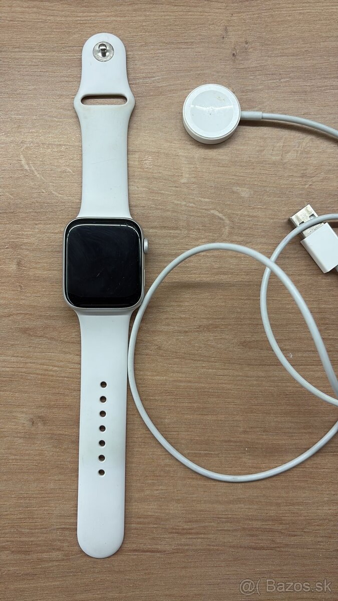 Predám Apple watch SE 2020 44mm