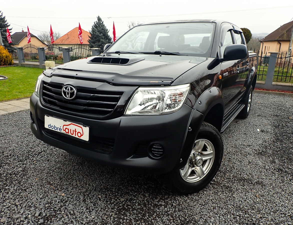 TOYOTA HILUX 2.5 D-4D 4x4 2014 - 173tis km- LED, ŤAŽNE, STK