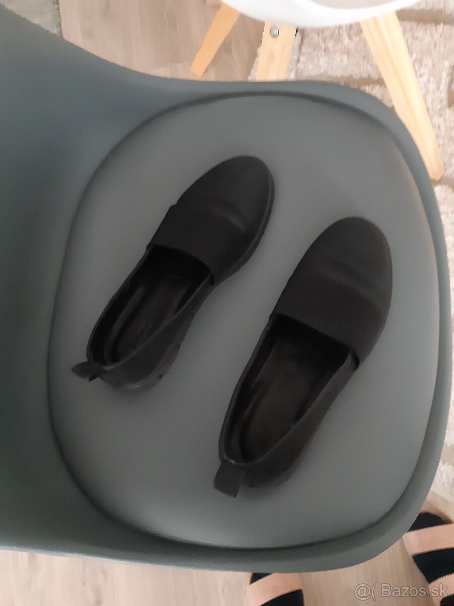 dámske čierne poltopánky