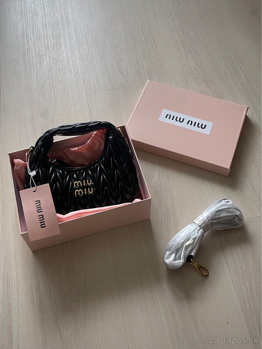 Čierna miu miu wander kabelka