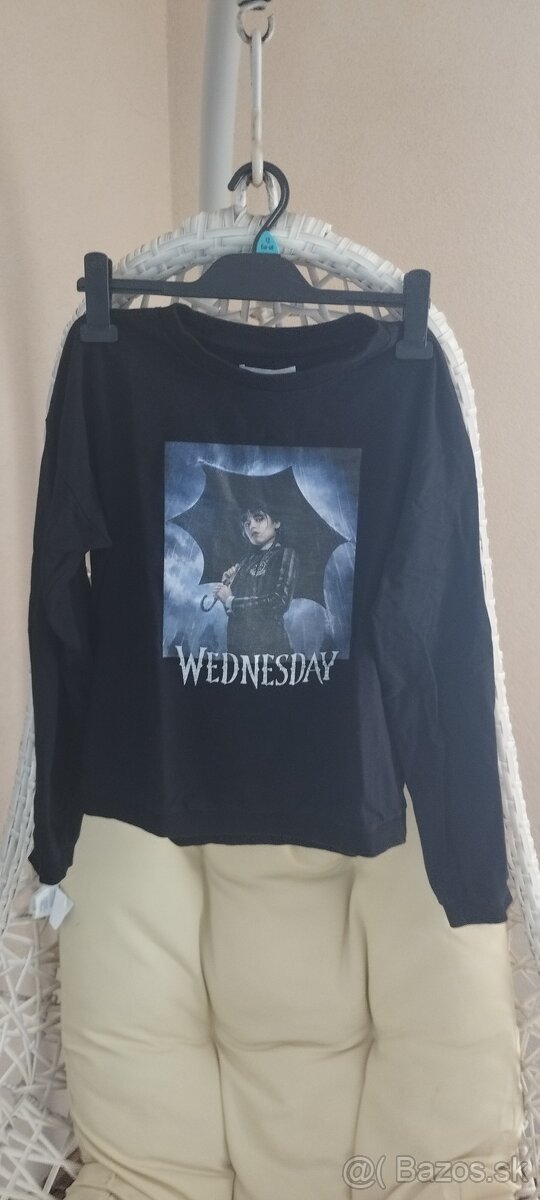 Mikina wednesday