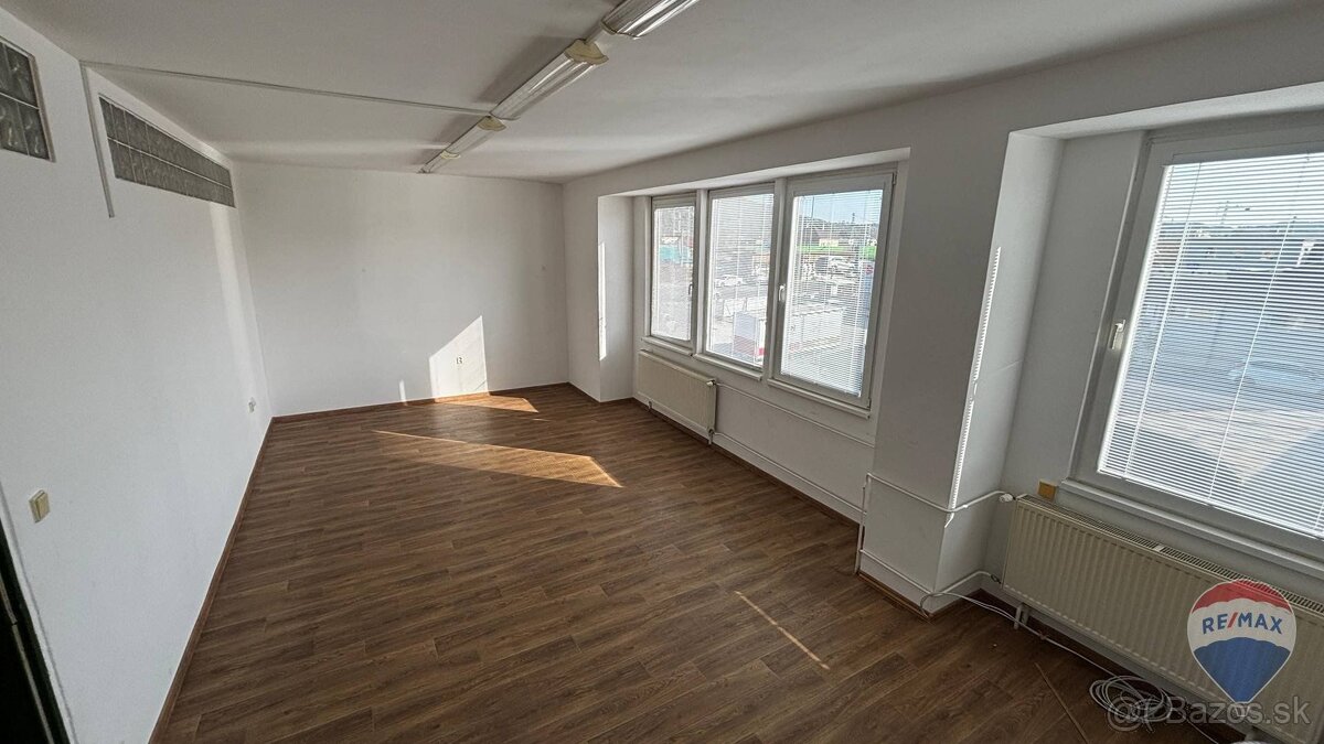 na prenájom administratívne kancelárske priestory 62m2 Trenč