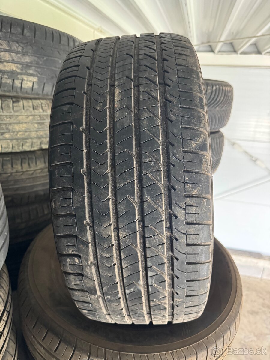 235/40 R18 Goodyear eaglesport