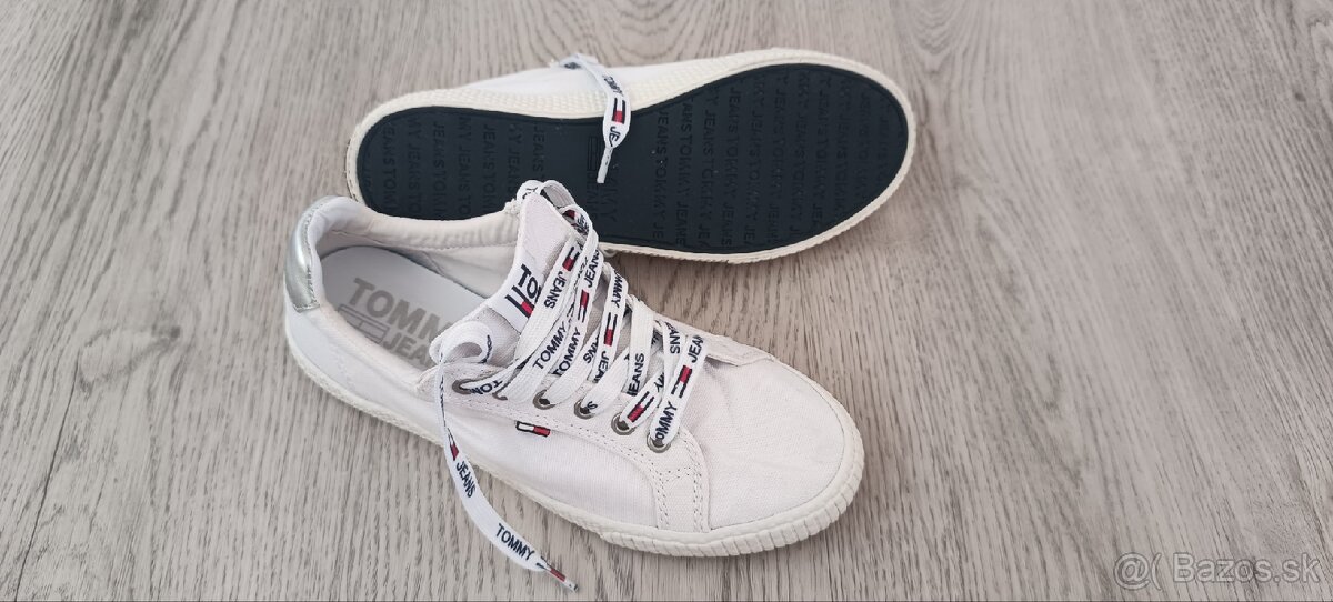 Tommy Hilfiger 36