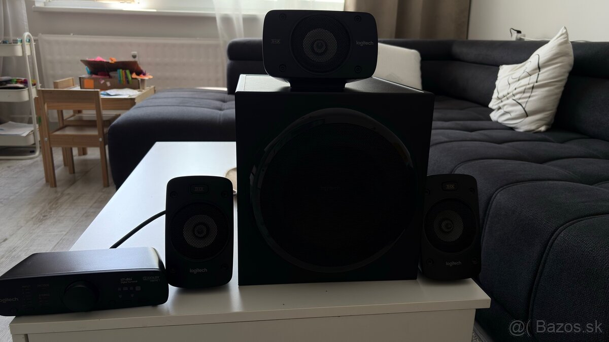 Logitech z906