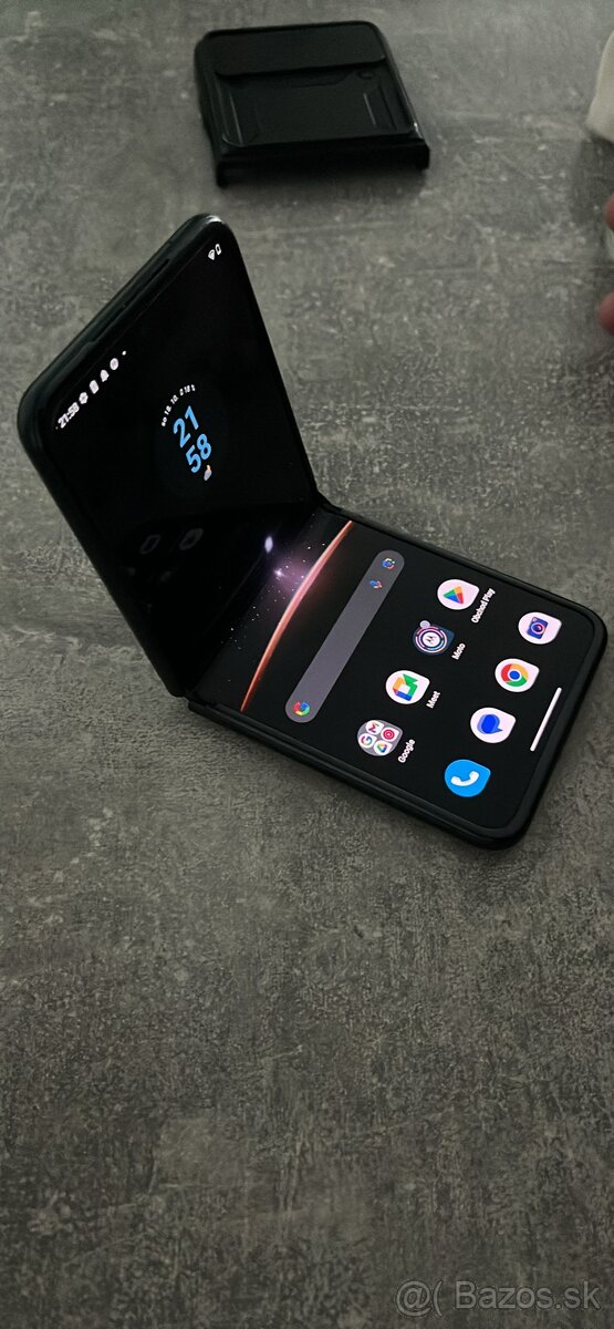 Motorola razr 40