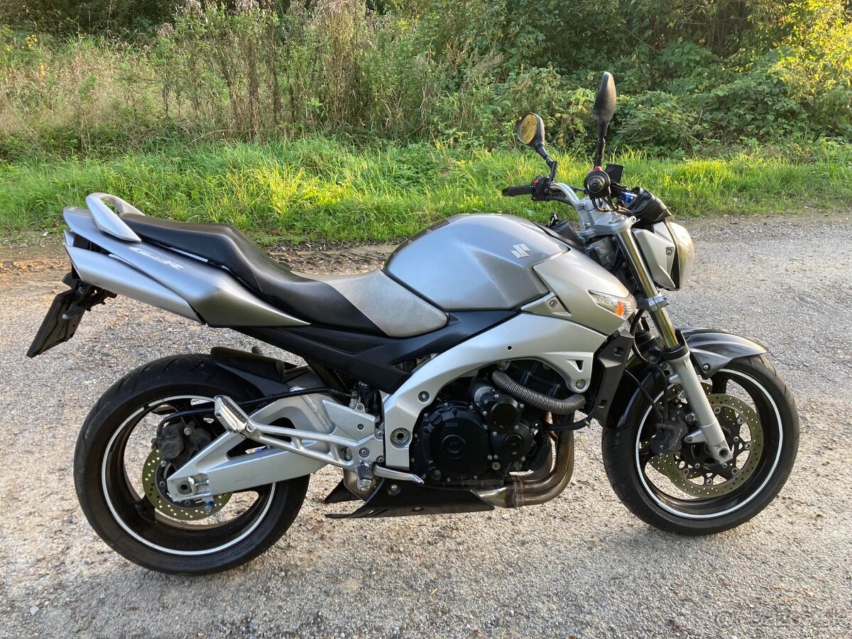 Predám SUZUKI GSR 600
