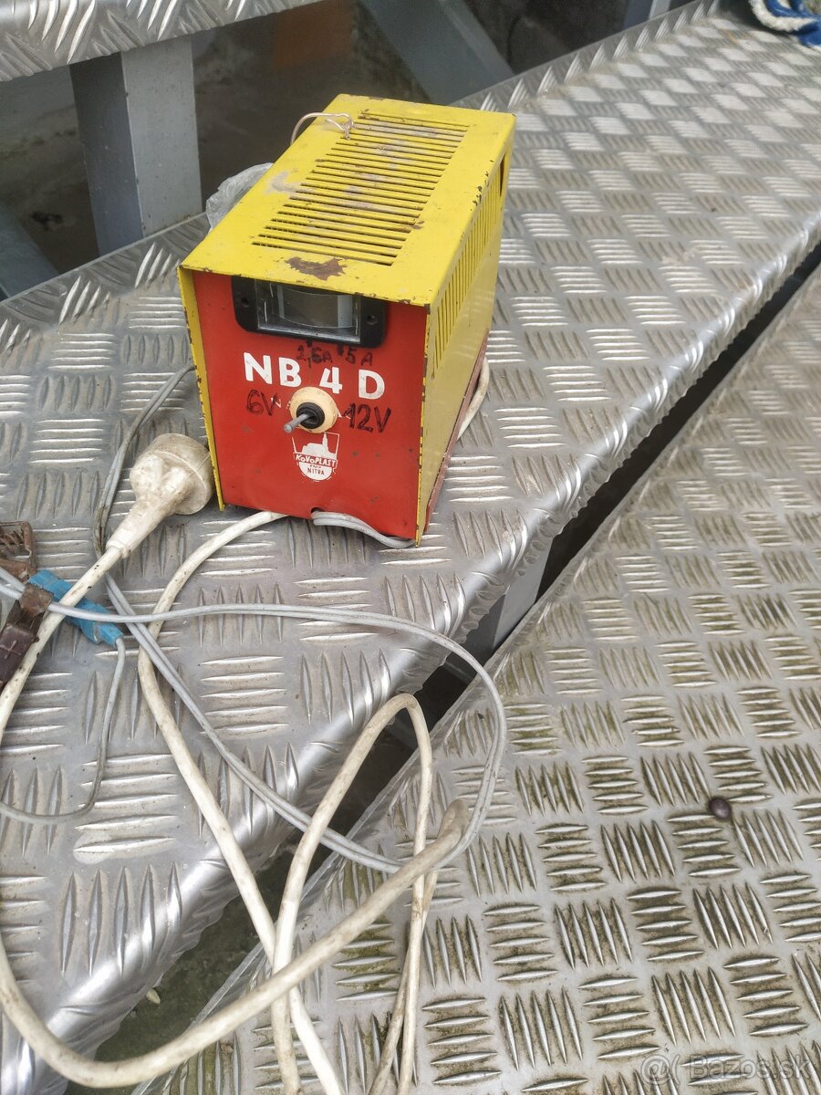 Nabíjačka batérií 6/12v