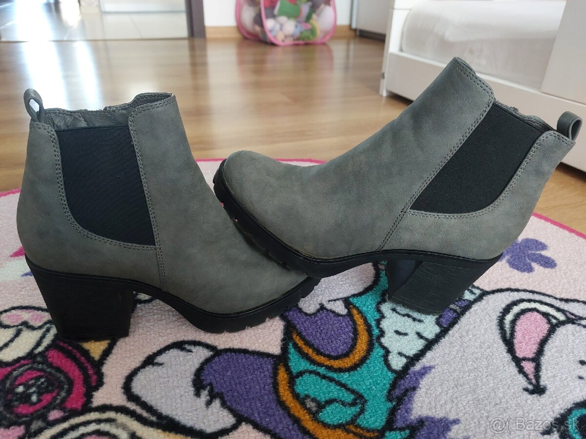 Kotníkové čižmy 37