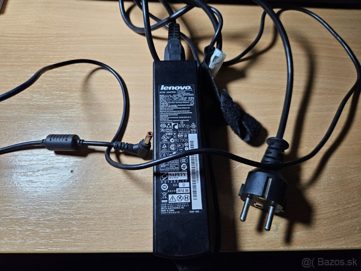 Nabíjačka Lenovo ADP-90DD