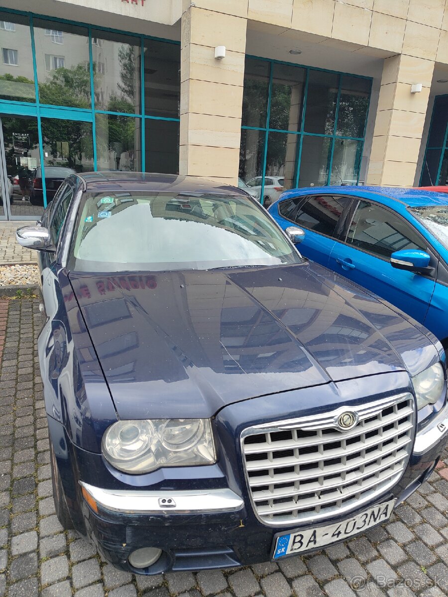 Predám. Chrysler c300