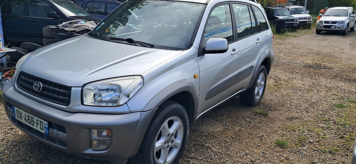 Rav 4 2.0 benzin 110 kw 4x4 bez korozie z Francuzska