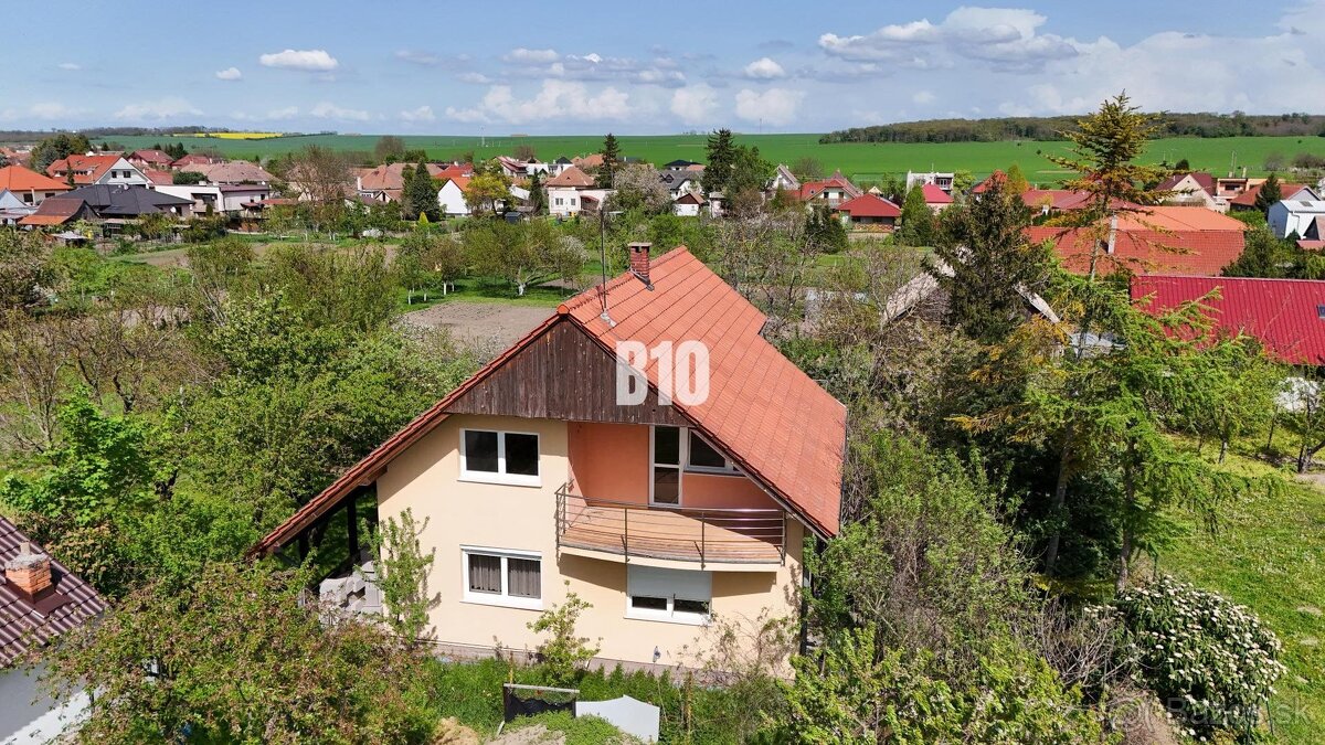 Čiastočne zrekonštruovaný dom s veľkou záhradou (18 á) - No