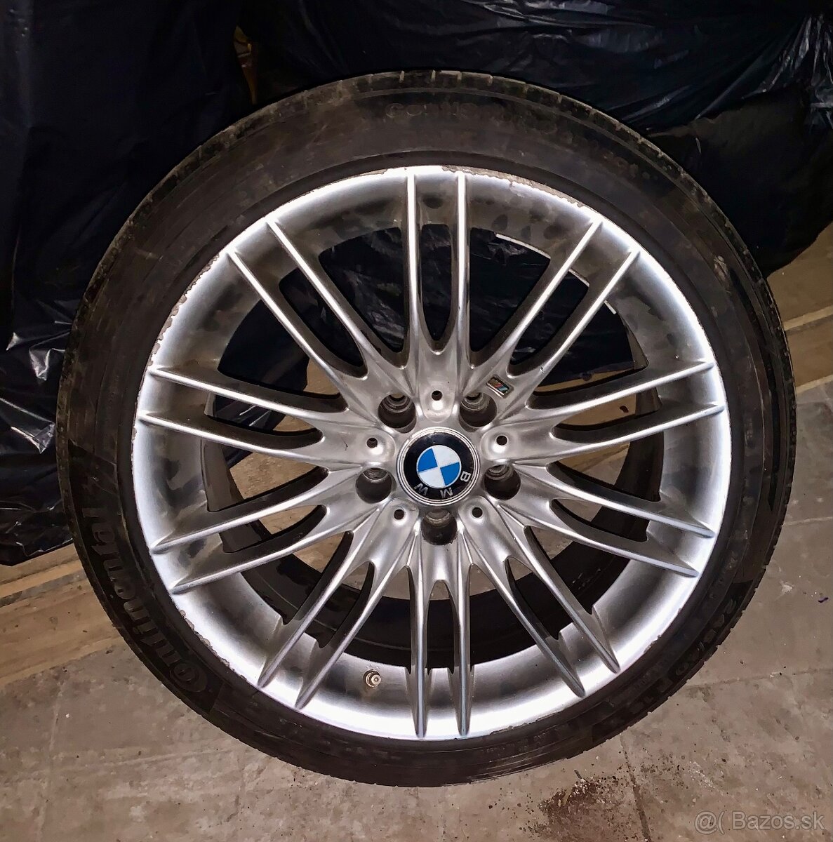 R18 BMW pneu KO