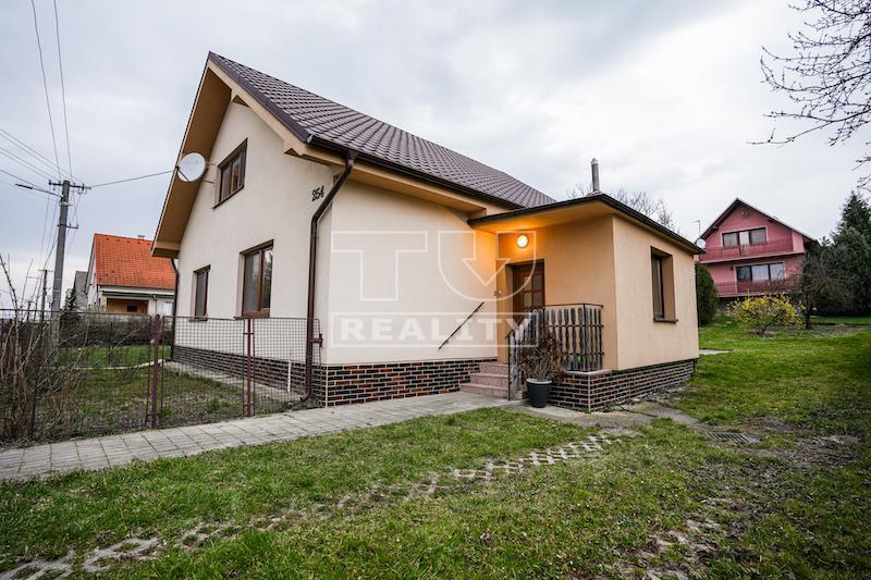 RODINNÝ DOM, POZEMOK S ROZLOHOU 647m2, MNÍCHOVÁ LEHOTA