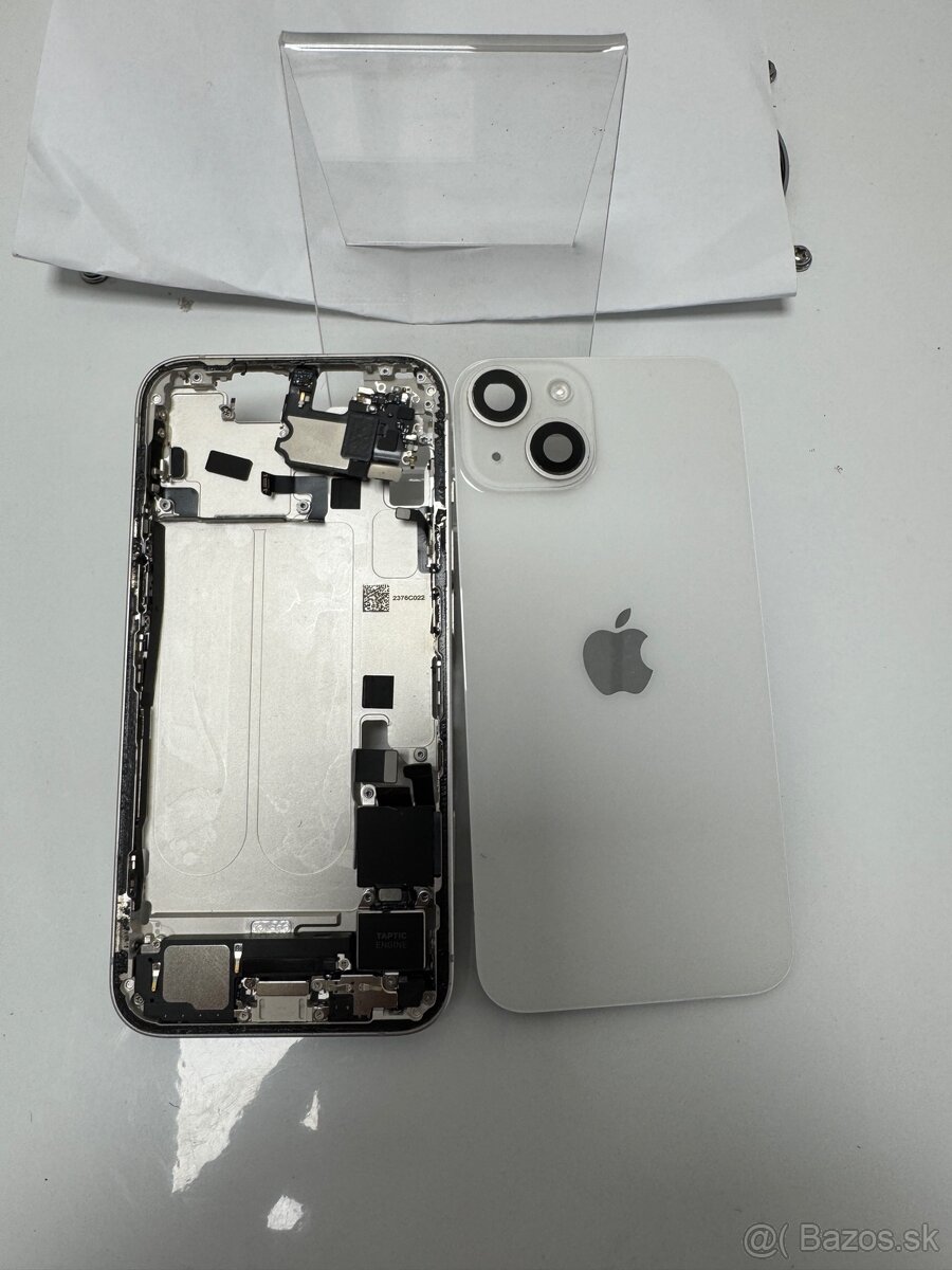 iPhone 14 housing a zadne sklo