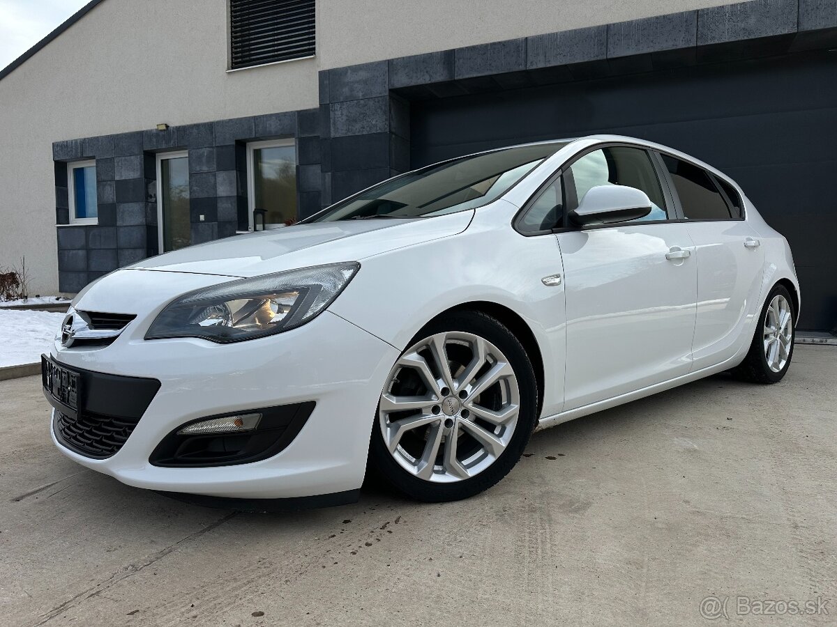 Opel Astra 1.6i 85kW r.v 2015