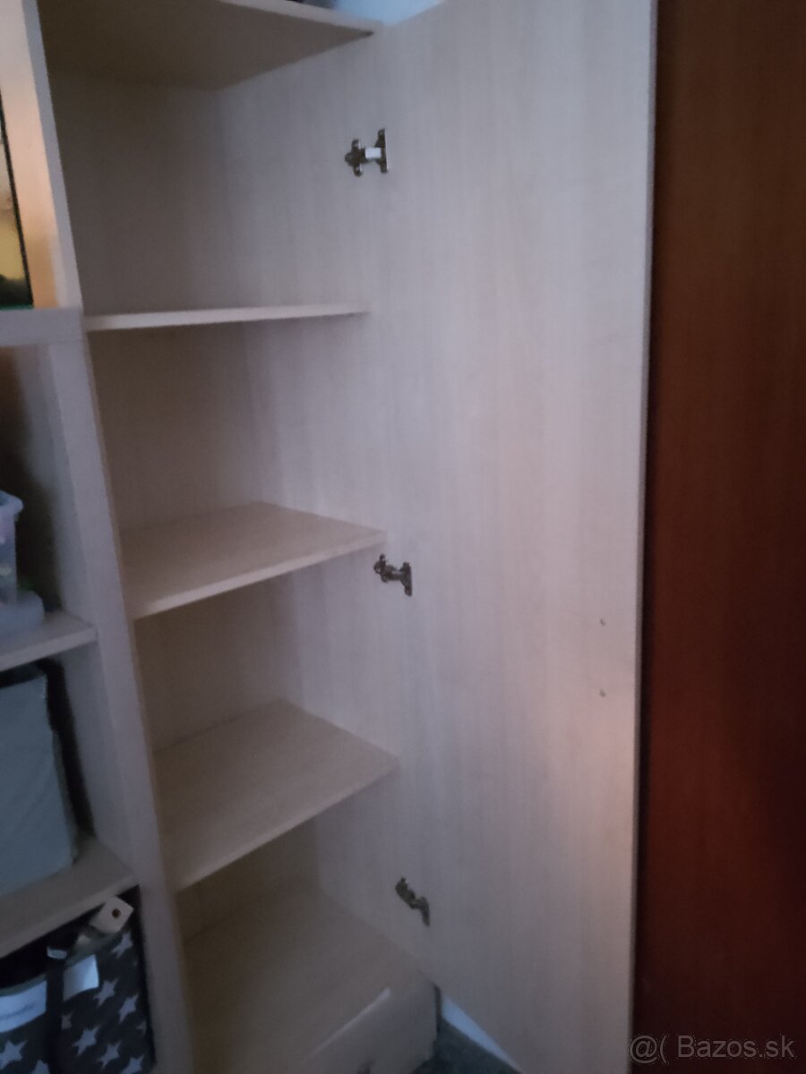 Darujem za odvoz dve skrine