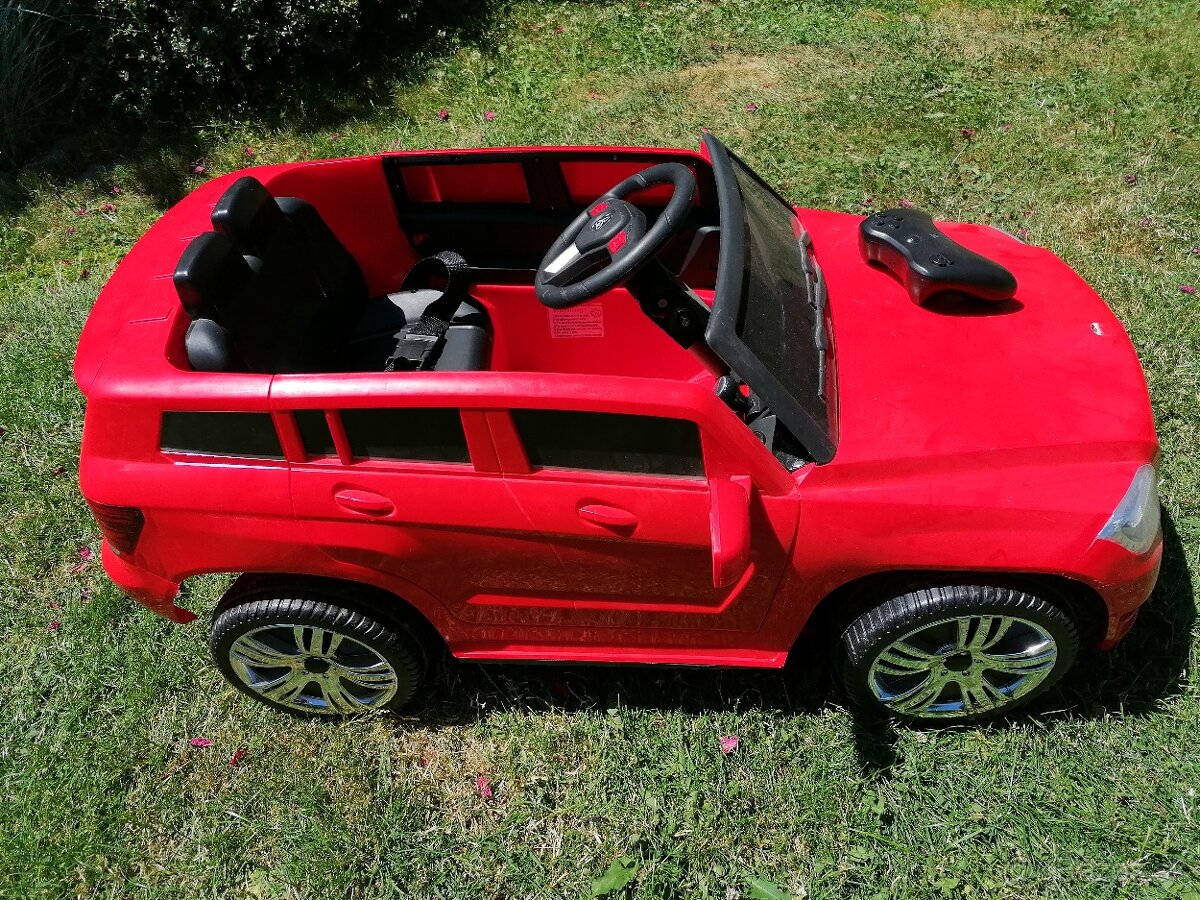El. autíčko mercedes