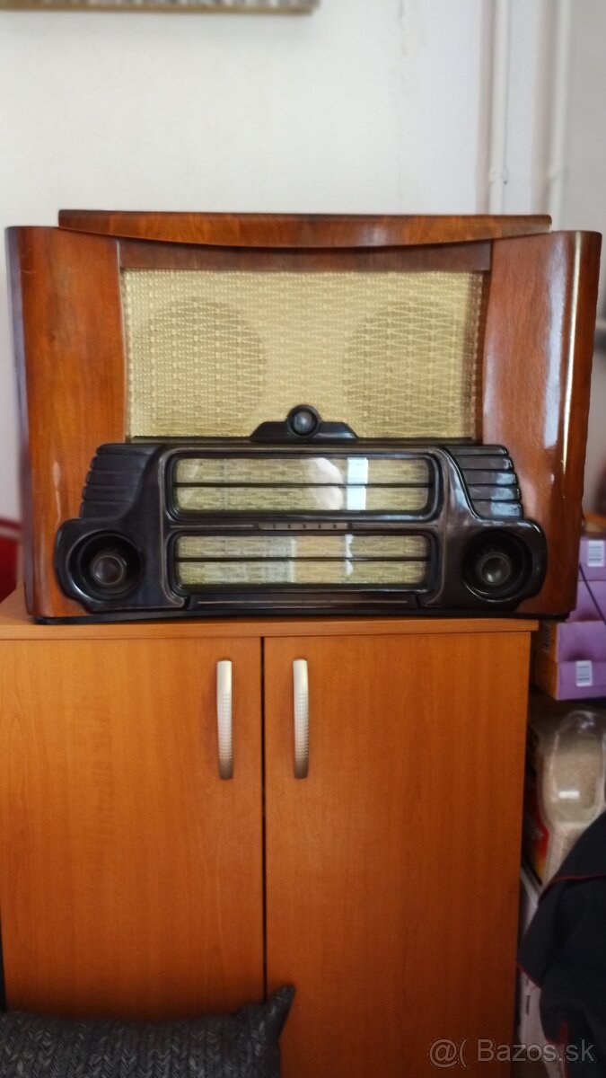 Starožitný rádio - gramofón