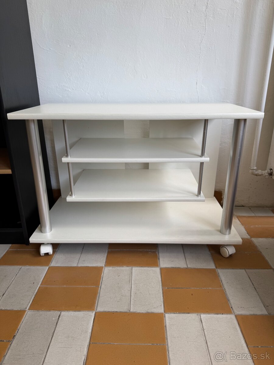 TV stolík – biely
