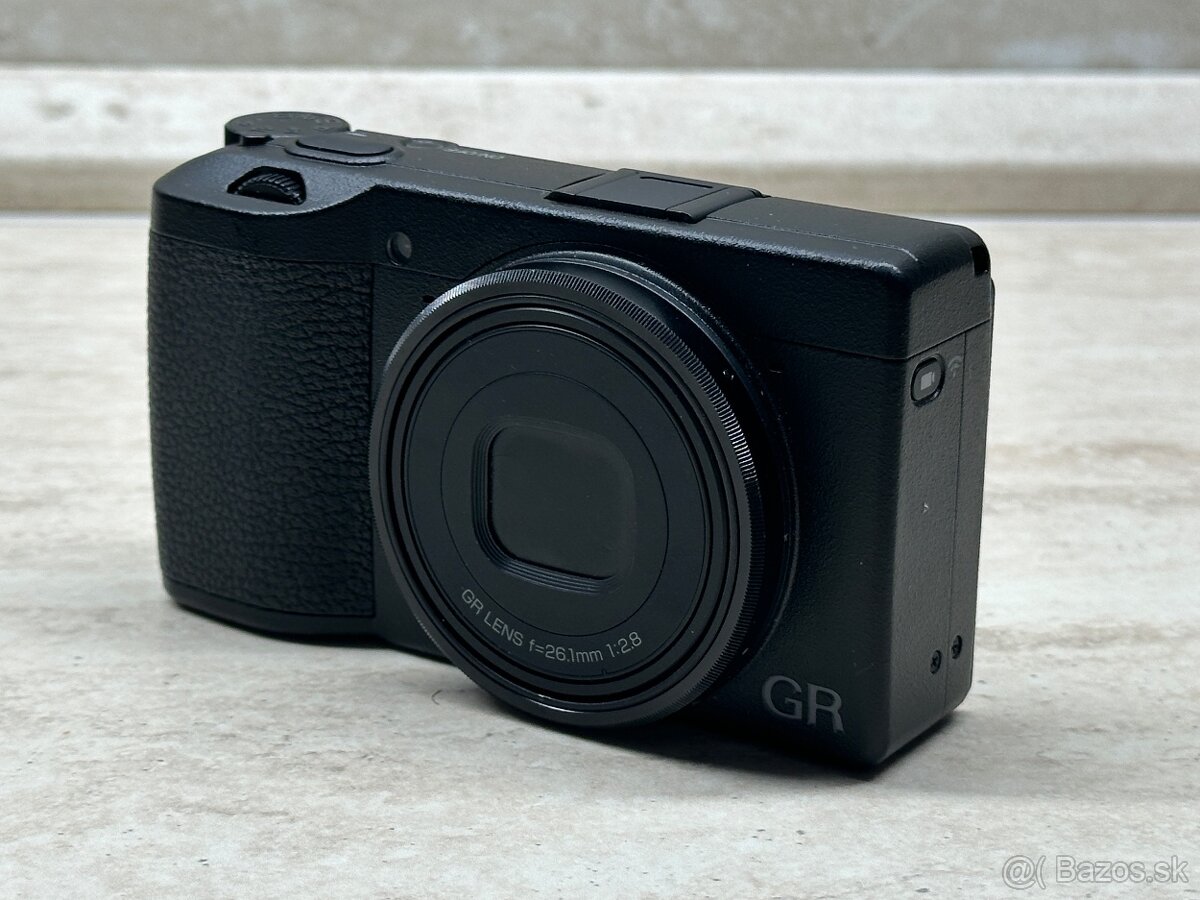 Ricoh GR III